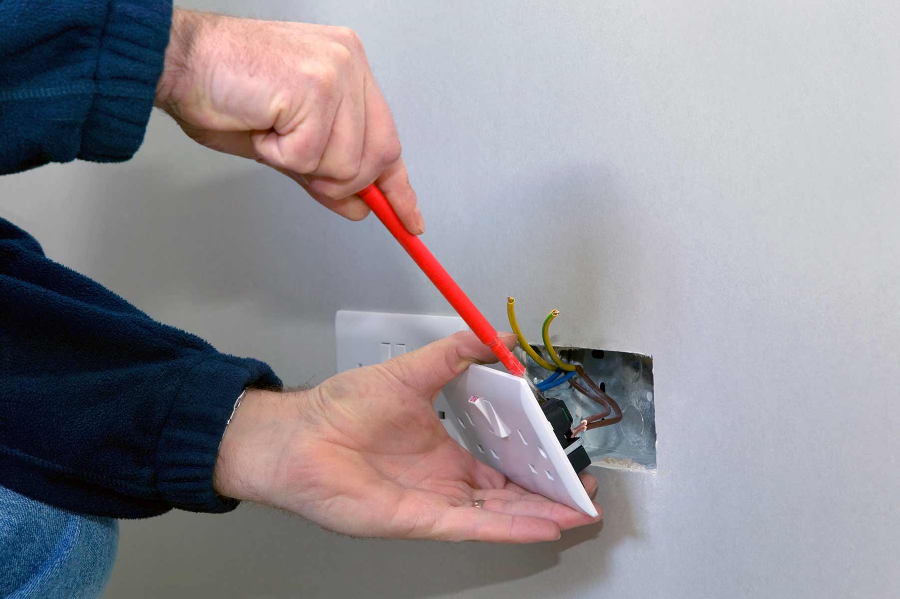 Our electricians can install plug sockets for domestic and commercial proeprties in Deptford and the local area. 